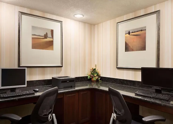 Country & By Radisson, North, Il Hotel 4*