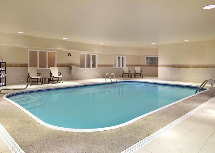 Country & By Radisson, North, Il Champaign