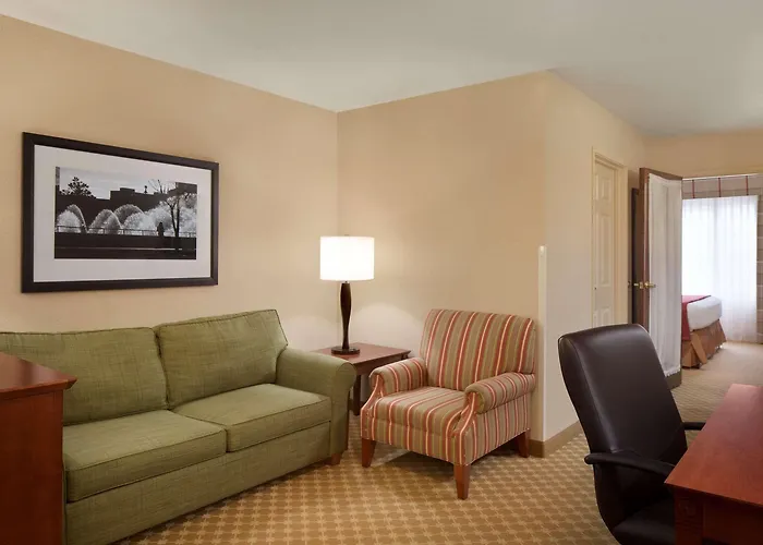 Country & By Radisson, North, Il Champaign