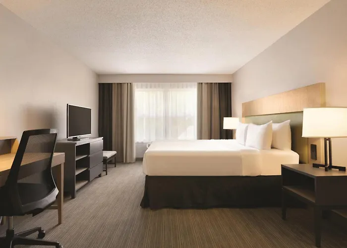 Country & By Radisson, North, Il