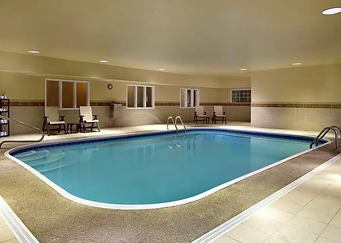 Hotel Country & By Radisson, North, Il