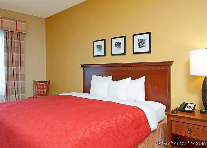 Hotel Country & By Radisson, North, Il